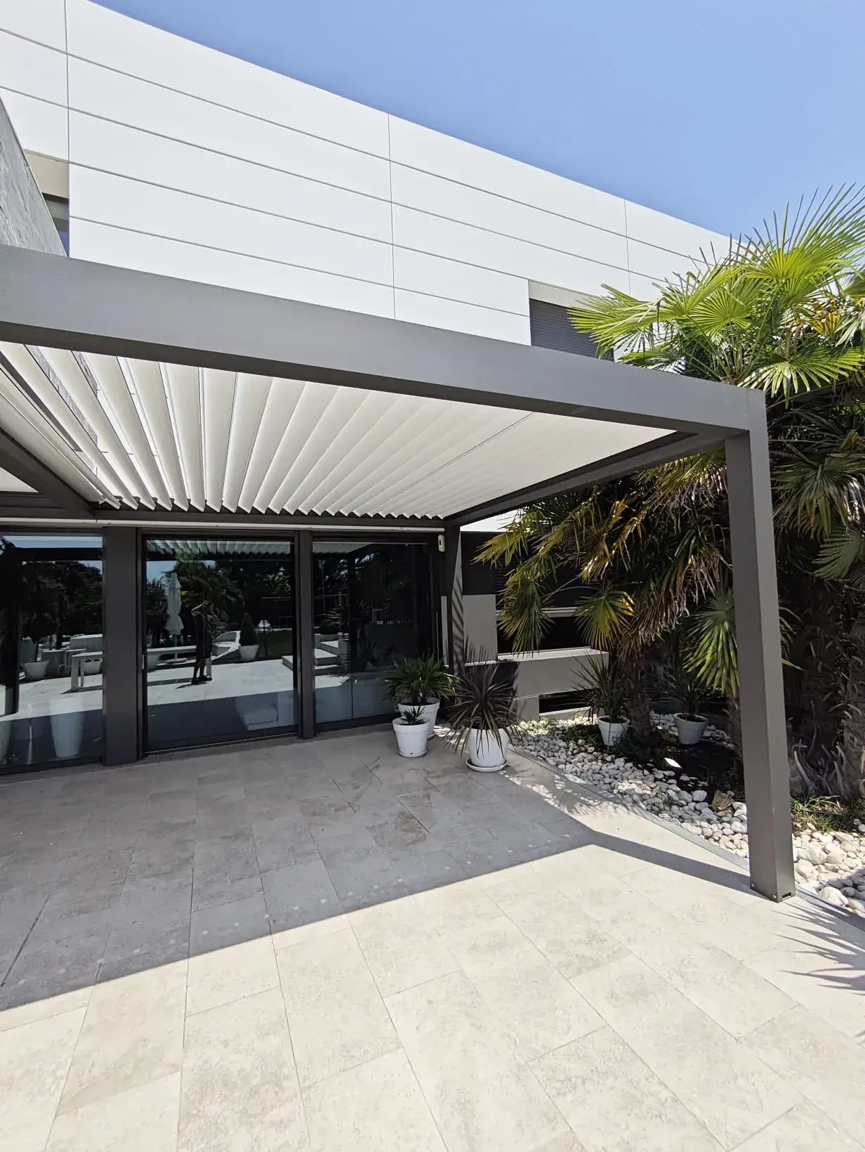 Pérgola en jardín